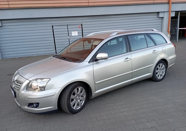 Toyota Avensis cena 17900 przebieg: 252123, rok produkcji 2008 z Stary Sącz małe 781